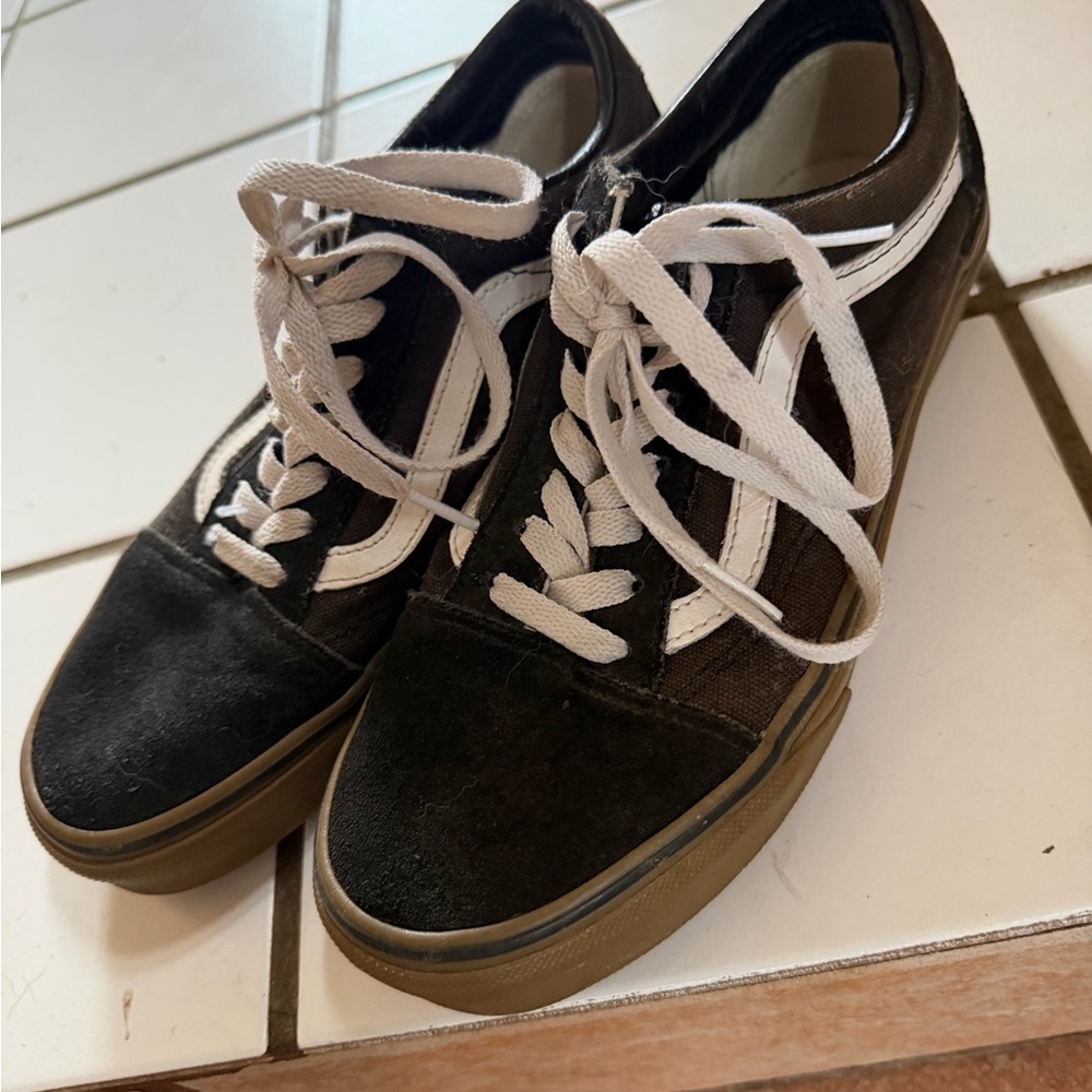 Vans - Picture 8 of 12